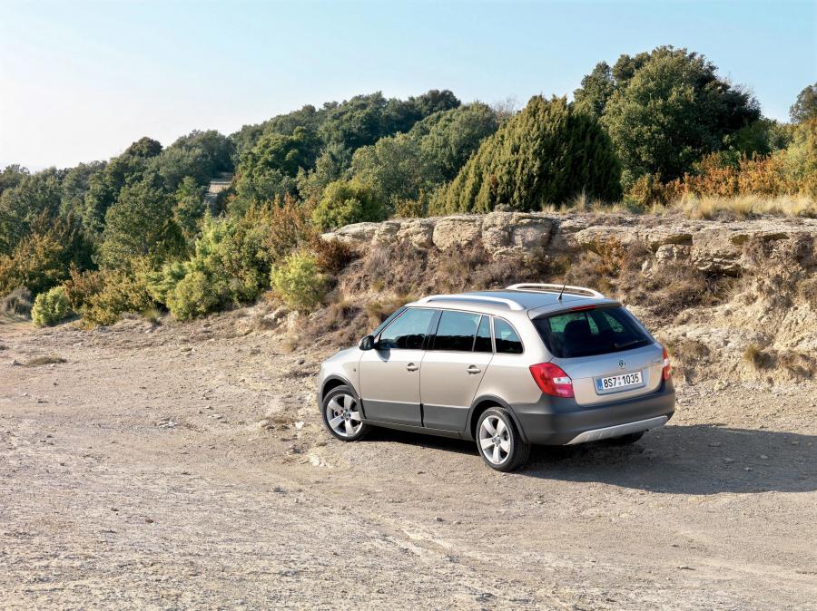  Skoda Fabia Scout 2009 года  (фото 20 из 27)